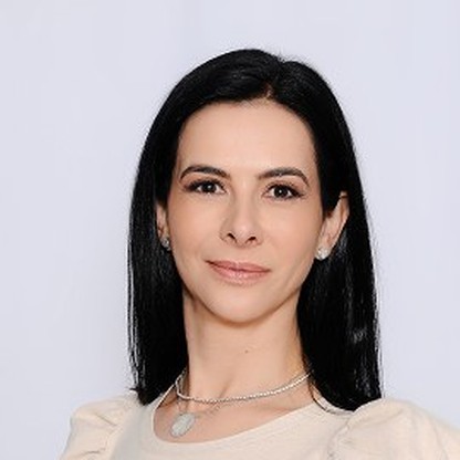 Dra. Alda Galvão — médica dermatologista, curadora do curso