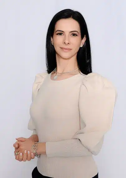 Dra. Alda Galvão — médica dermatologista, curadora do curso